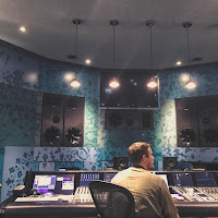 Tommy Docherty - Wallows (Unplugged) загрузить